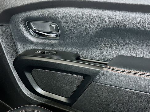 Used 2024 Nissan Titan PRO-4X w/ Pro-4x Convenience Package image 16