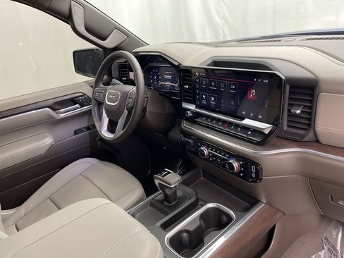Used 2024 GMC Sierra 1500 SLT w/ SLT Premium Plus Package image 29