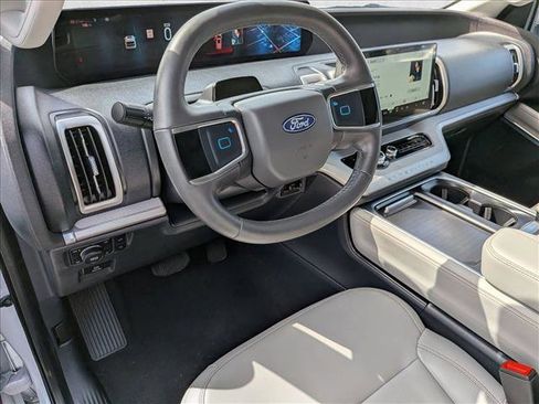 Certified 2025 Ford Expedition Active AWD/4WD image 10