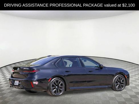 Used 2023 BMW i7 xDrive60 AWD/4WD image 4