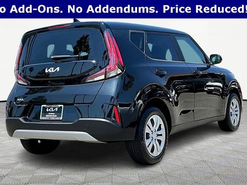 Certified 2023 Kia Soul LX image 2