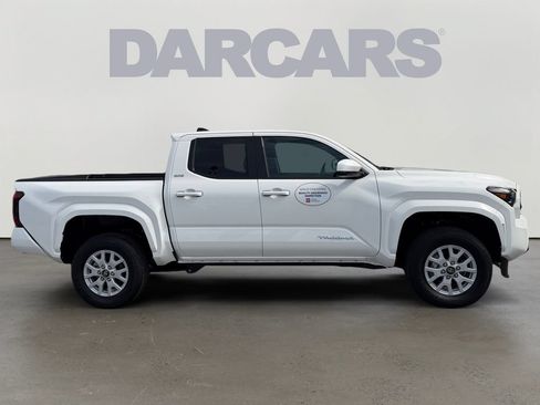 Certified 2026 Toyota Tacoma SR5 AWD/4WD image 8
