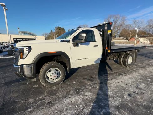 New 2026 GMC Sierra 3500 Pro w/ Convenience Package AWD/4WD image 4