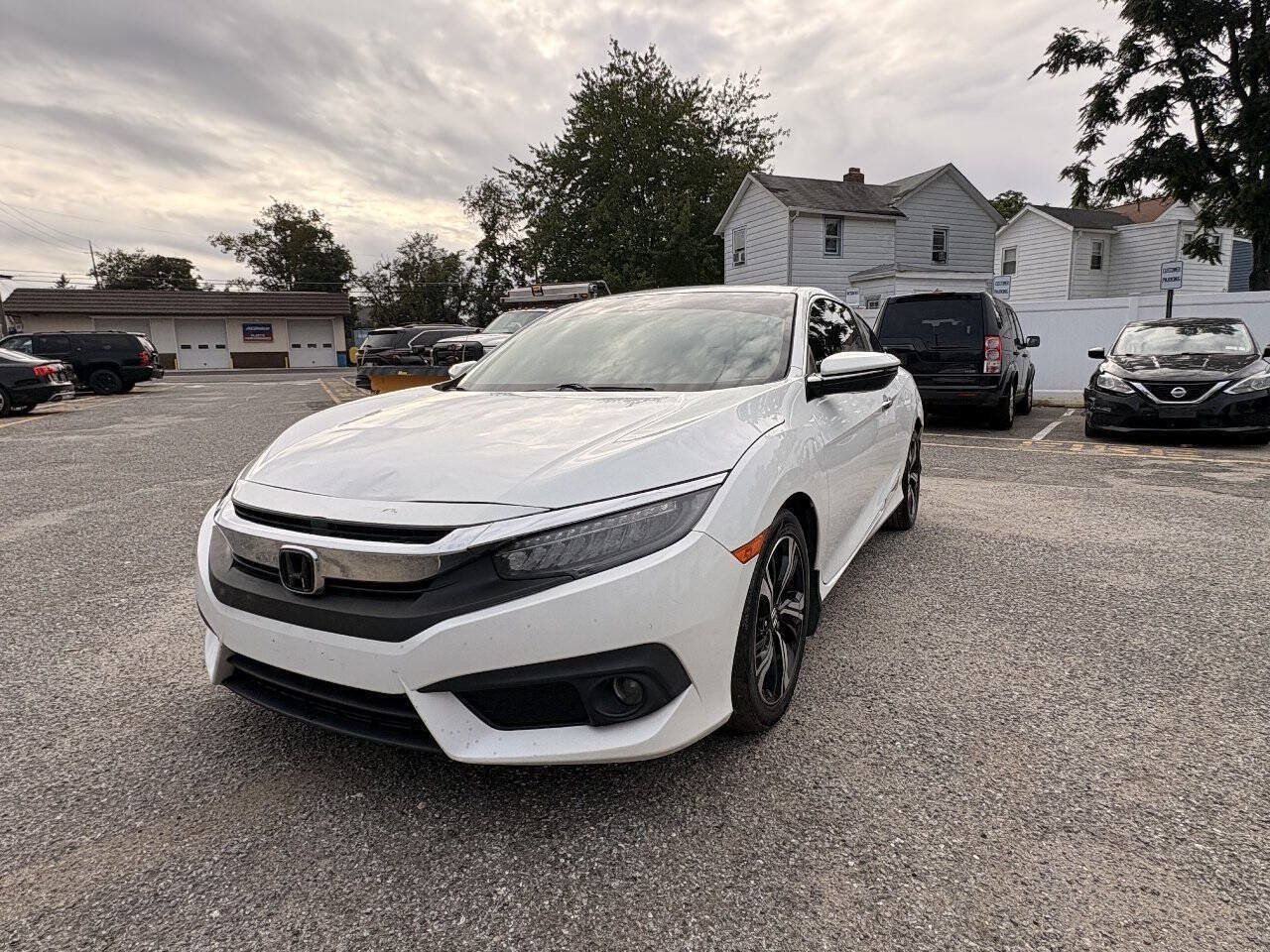Used 2016 Honda Civic Touring image 2
