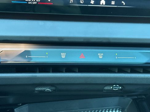 Used 2025 BMW X3 xDrive30i w/ Premium Package image 27