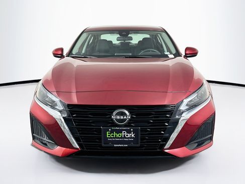 Used 2023 Nissan Altima 2.5 SV AWD/4WD image 2