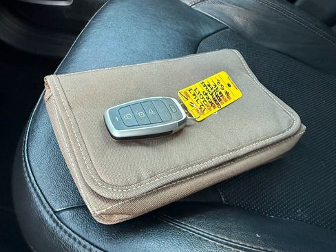 Used 2017 Jeep Compass Limited image 21