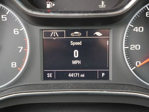 Used 2019 Chevrolet Cruze LT w/ Convenience Package image 7