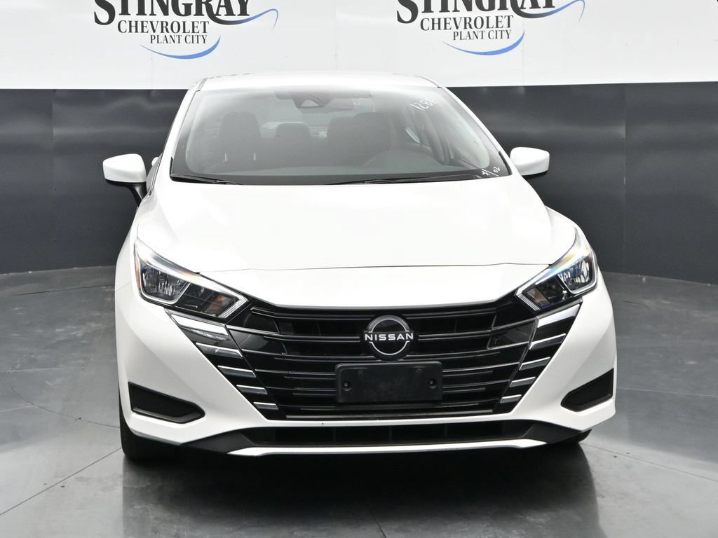Used 2024 Nissan Versa SV FWD image 2