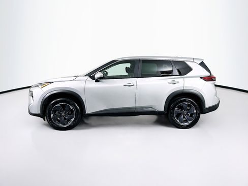 Used 2025 Nissan Rogue SV image 4