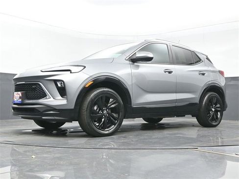 Used 2024 Buick Encore GX Sport Touring image 23