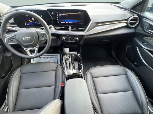 Used 2025 Chevrolet Trax ACTIV w/ Driver Confidence Package FWD image 11