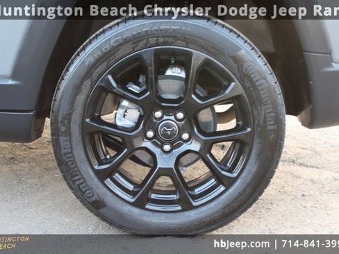 Used 2022 Jeep Compass Limited image 8