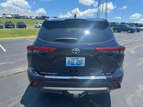 Certified 2020 Toyota Highlander XLE AWD/4WD image 4