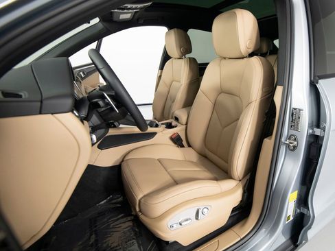 New 2026 Porsche Macan AWD/4WD image 16