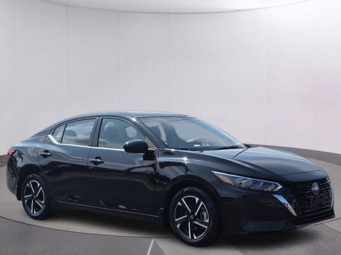 Used 2025 Nissan Sentra SV FWD image 3