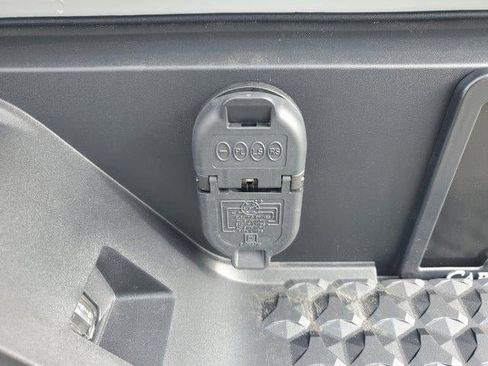 New 2026 GMC Canyon Elevation image 7