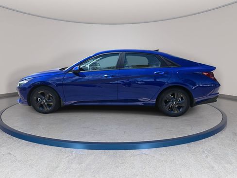 Used 2022 Hyundai Elantra SEL FWD image 9