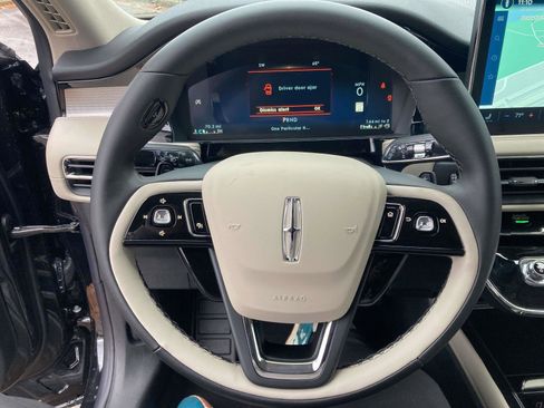 New 2026 Lincoln Corsair Premiere image 30