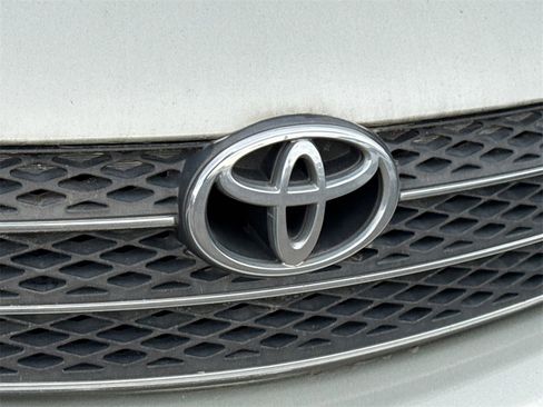 Used 2003 Toyota Camry LE image 4