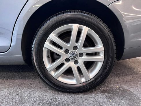 Used 2011 Volkswagen Jetta TDI FWD image 6