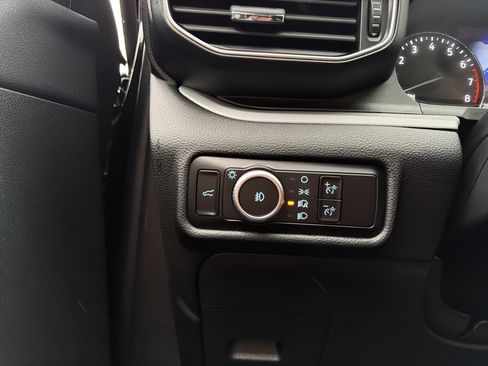 Used 2023 Ford Explorer XLT w/ Equipment Group 202A image 14