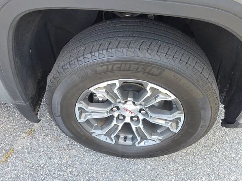 Certified 2026 GMC Sierra 1500 SLT AWD/4WD image 17