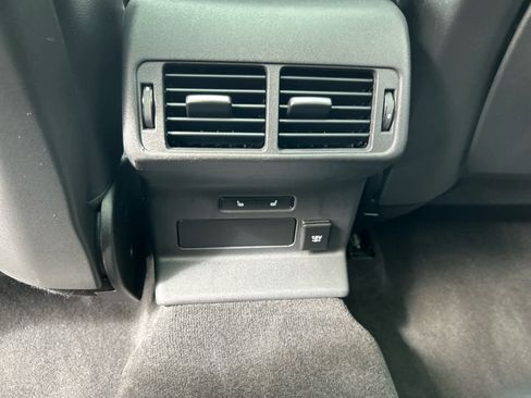 Used 2021 Land Rover Range Rover Velar R-Dynamic S image 26