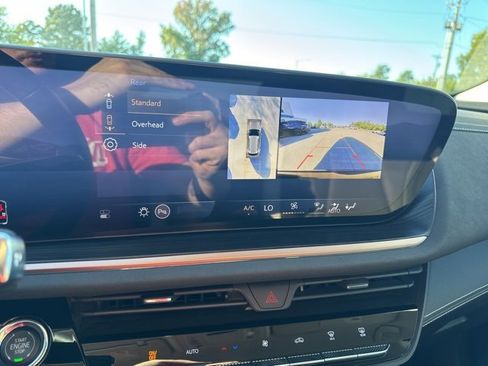 Certified 2025 Buick Envision Sport Touring image 18