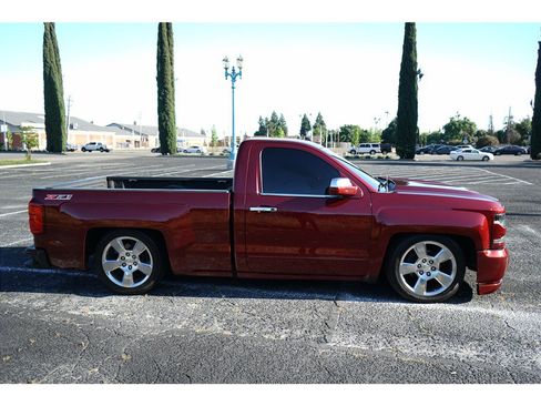 Used 2017 Chevrolet Silverado 1500 LT w/ LT Convenience Package AWD/4WD image 4