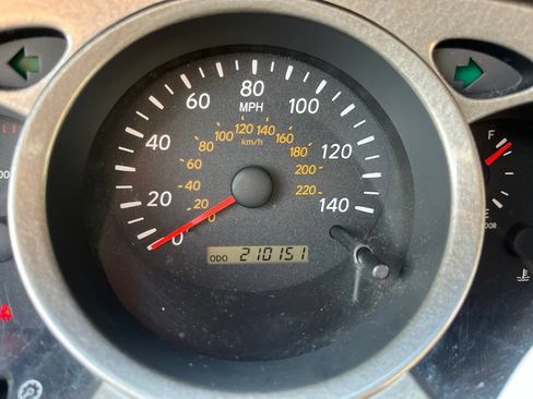 Used 2003 Toyota Highlander 2WD w/ Quick-Order Pkg image 17