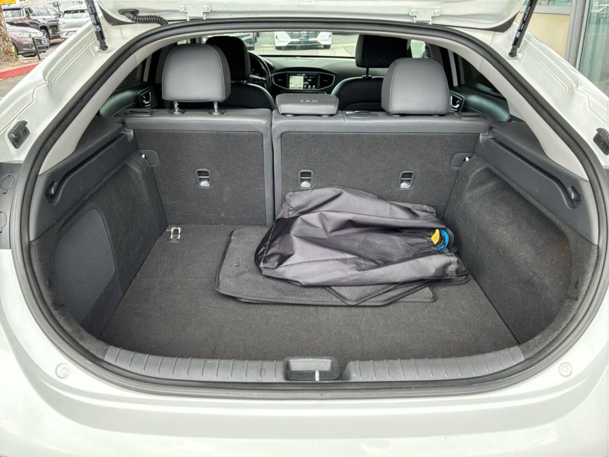 Used 2018 Hyundai Ioniq Limited FWD image 20