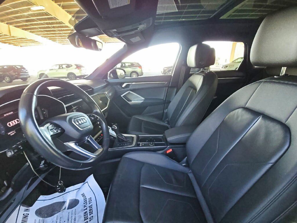 Used 2020 Audi Q3 2.0T Premium w/ Convenience Package AWD/4WD image 10