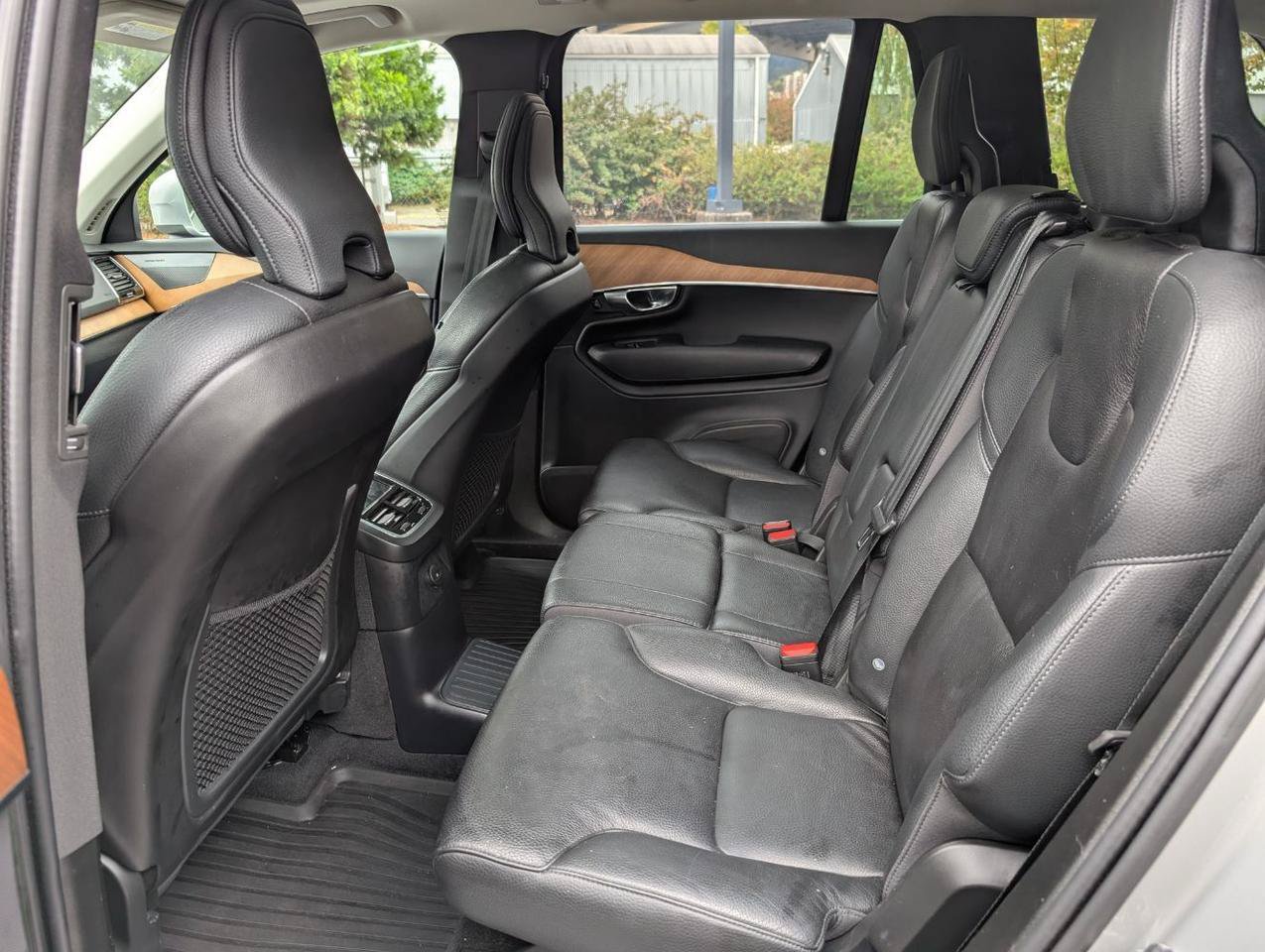 Used 2023 Volvo XC90 T8 Plus w/ Protection Package Premier AWD/4WD image 11