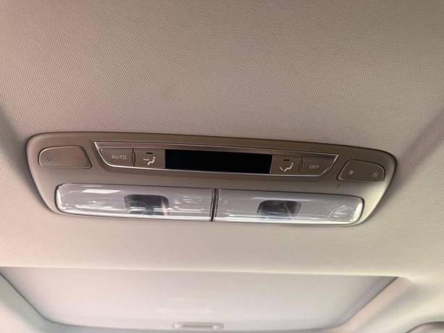 Used 2025 Kia Telluride S FWD image 14