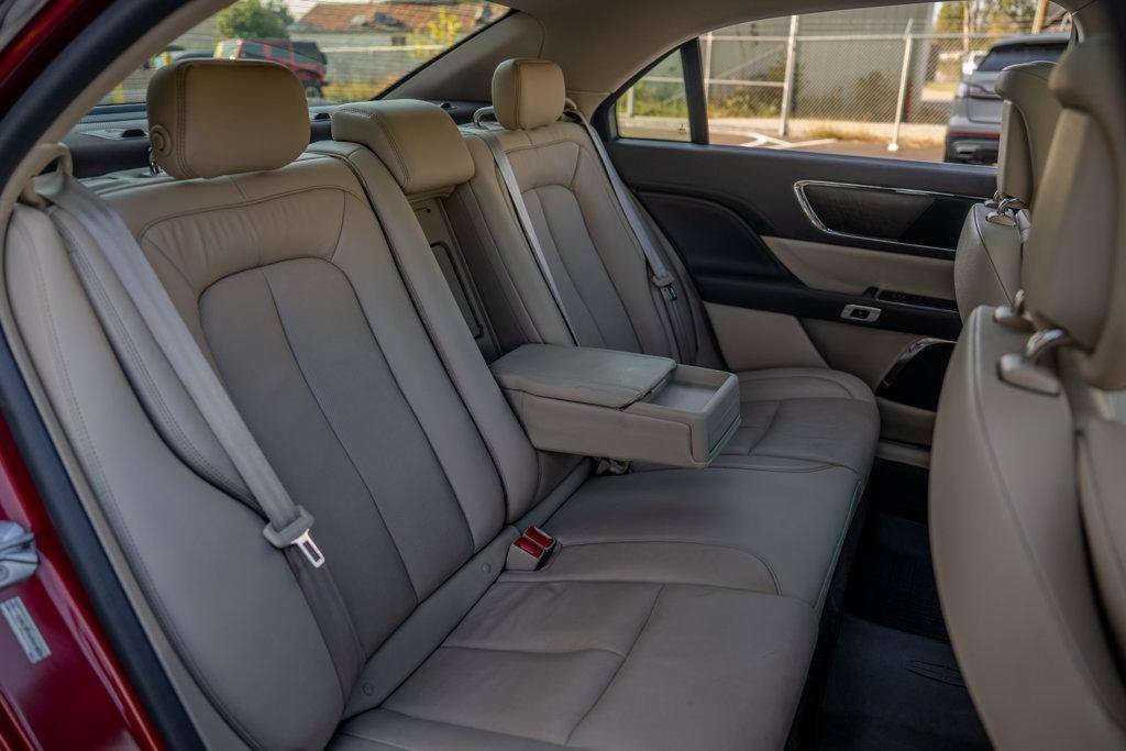 Used 2017 Lincoln Continental Select w/ Climate Package AWD/4WD image 14