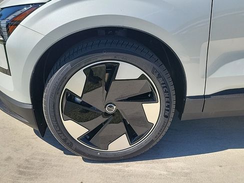 New 2026 Volvo EX30 Plus image 3