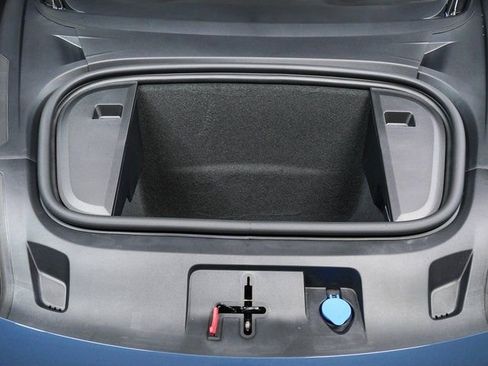 New 2026 Porsche Taycan image 37