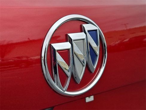 Used 2023 Buick Envision Avenir image 34