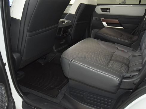Used 2025 Toyota Sequoia Capstone AWD/4WD image 45