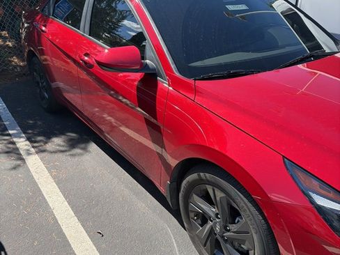 Used 2023 Hyundai Elantra SEL image 3