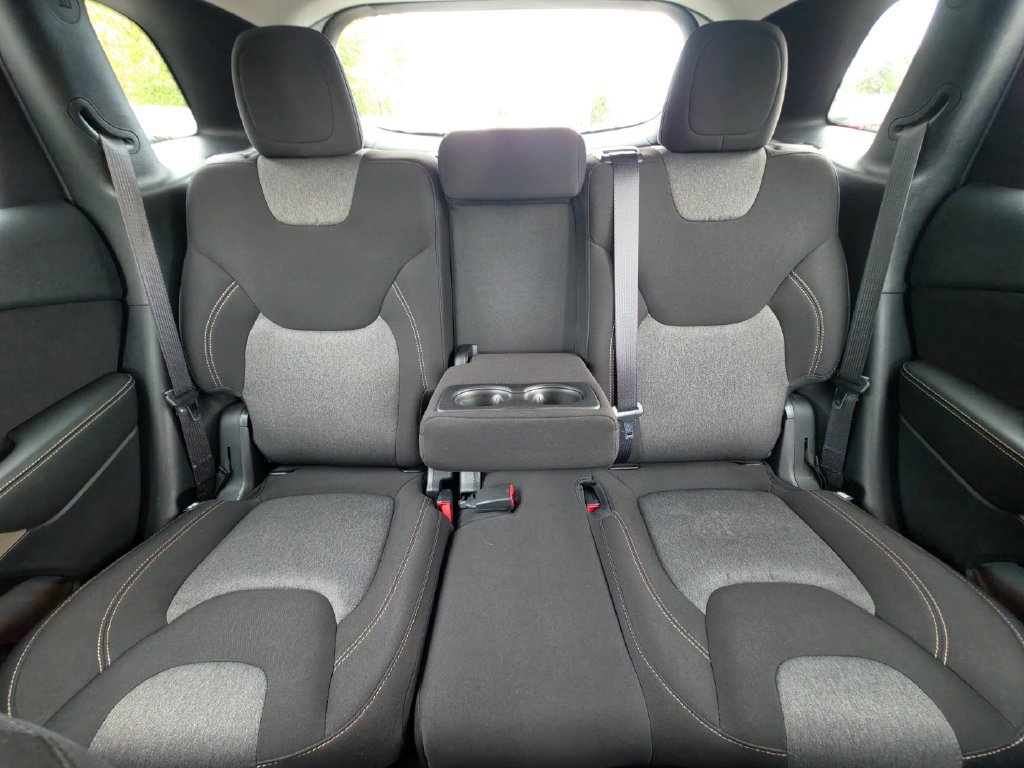 Used 2018 Jeep Cherokee Latitude w/ Safety Group AWD/4WD image 26