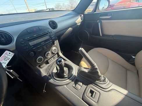 Used 2011 MAZDA MX-5 Miata Grand Touring image 14