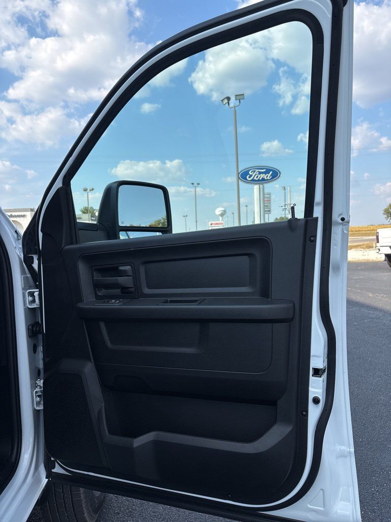 New 2026 RAM 3500 Tradesman w/ Chrome Appearance Group AWD/4WD image 29