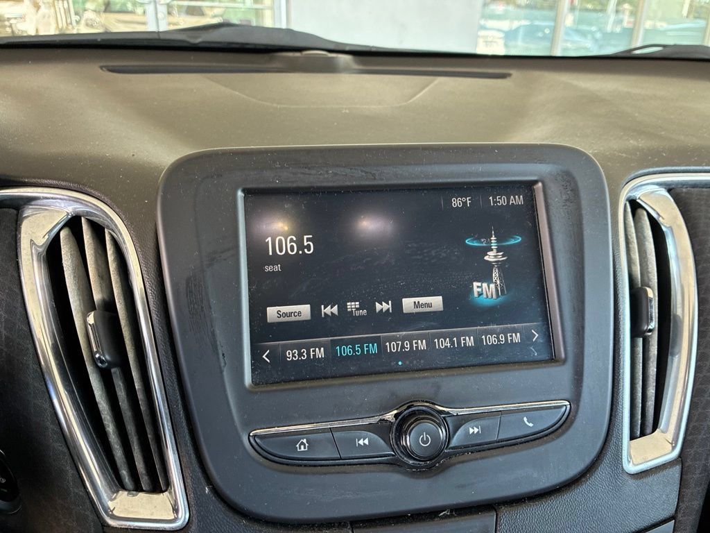 Used 2018 Chevrolet Malibu LT FWD image 27