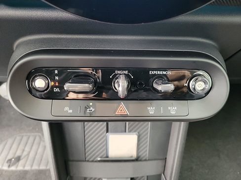 Certified 2025 MINI Cooper S FWD image 25