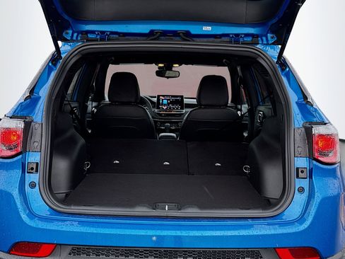 New 2026 Jeep Compass Latitude image 7