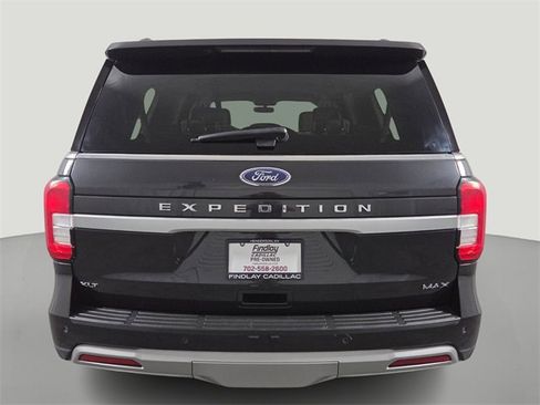 Used 2024 Ford Expedition Max XLT image 3