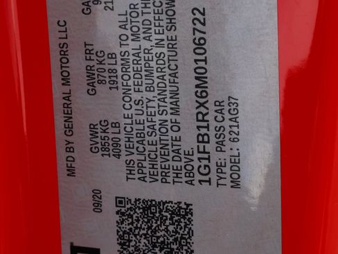 Used 2021 Chevrolet Camaro LT image 19