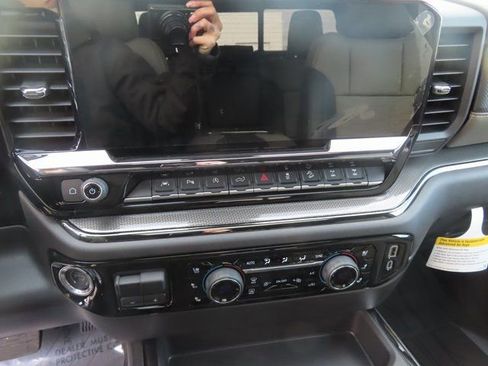 Certified 2025 Chevrolet Silverado 1500 ZR2 w/ Technology Package image 36